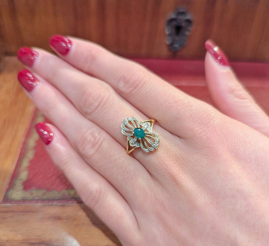 Bague 53 Bague en or jaune 18 carats et émeraude, 2 diamants 58 Facettes 32693