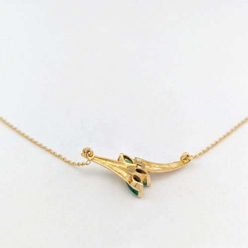 Collier Collier pendentif en or jaune 18 carats et émeraudes 58 Facettes 33142