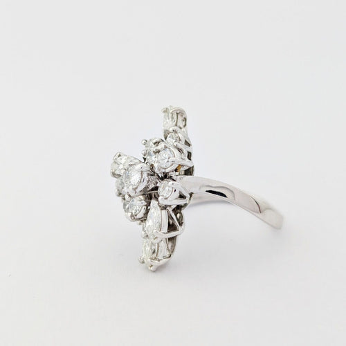 Bague 48 Bague bouquet en or blanc 18 carats et diamants 58 Facettes 33708