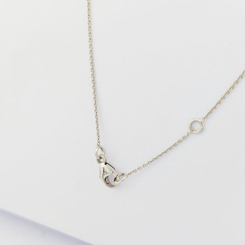 Collier Collier - Pendentif rosace en or blanc 18 carats et diamants 58 Facettes 33732