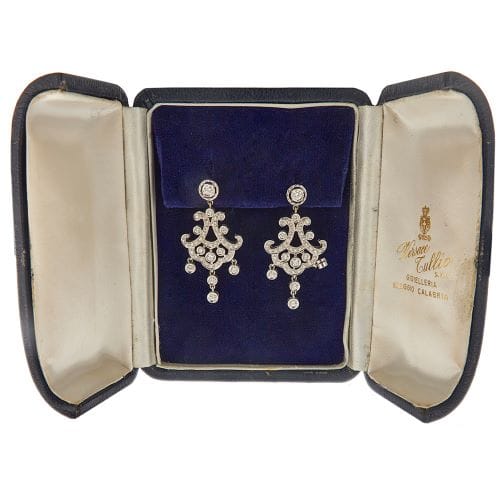Boucles d'oreilles Boucles d’oreilles pendantes chandelier en or blanc 18 kt et diamants 58 Facettes 33777O
