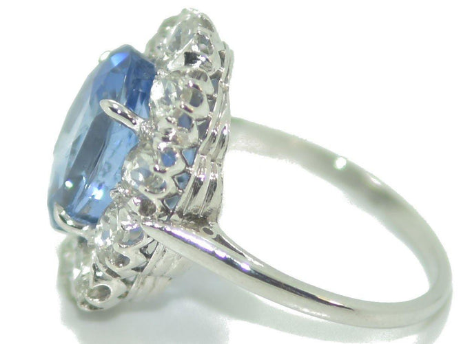 Bague 57 Bague entourage saphir de Ceylan ovale en platine et diamants 58 Facettes 1