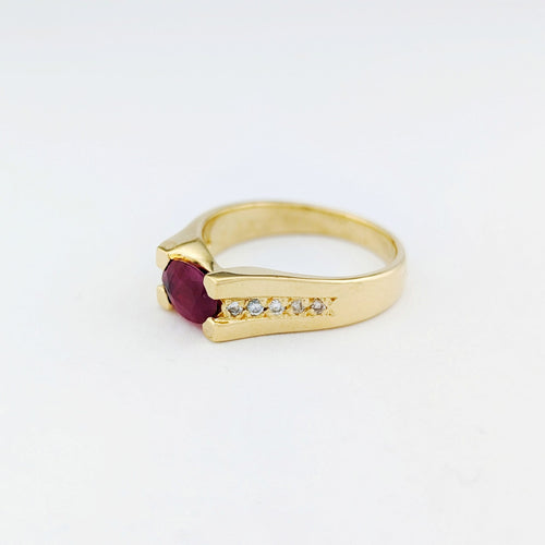 Bague 53 Bague en or jaune 18 carats avec rubis ovale et diamants 58 Facettes 34543