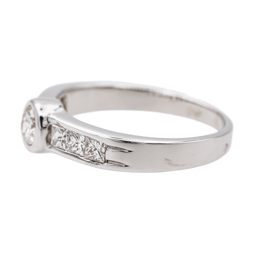 Bague 57 Bague solitaire en or blanc 18 carats et diamants 58 Facettes 3505424CN