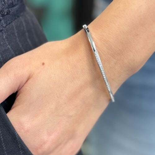 Bracelet Bracelet rigide ovale - Bracelet en or blanc 18 ct et diamants 58 Facettes 35390
