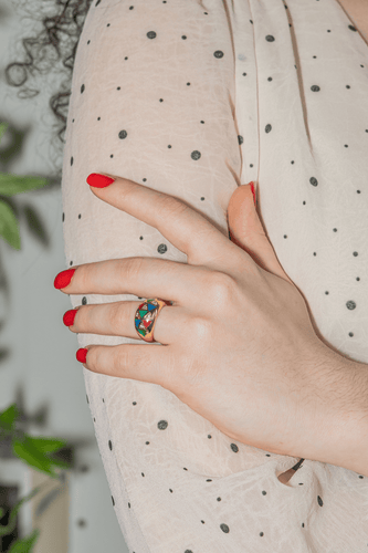 Bague 52 Bague en or jaune 18 carats, émail et diamants 58 Facettes 3543609CN