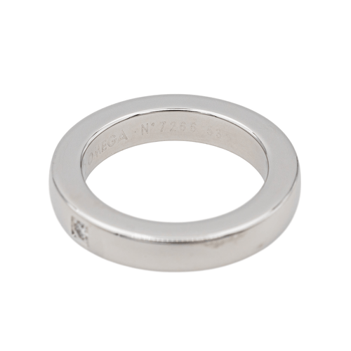 Bague 53 Omega Ruban Confort - Bague alliance en or blanc avec diamant 58 Facettes 3754386CN