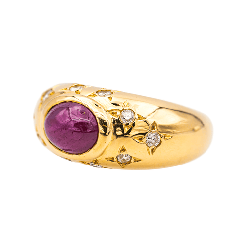 Bague 52 Bague en or jaune 18 carats avec rubis cabochon et diamants 58 Facettes 3954561RV