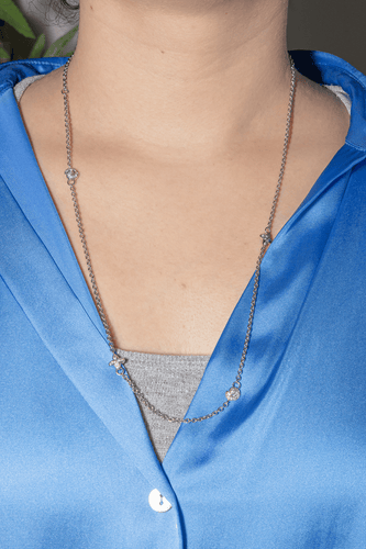 Collier Collier en or blanc 18 carats serti de diamants 58 Facettes 3970466CN