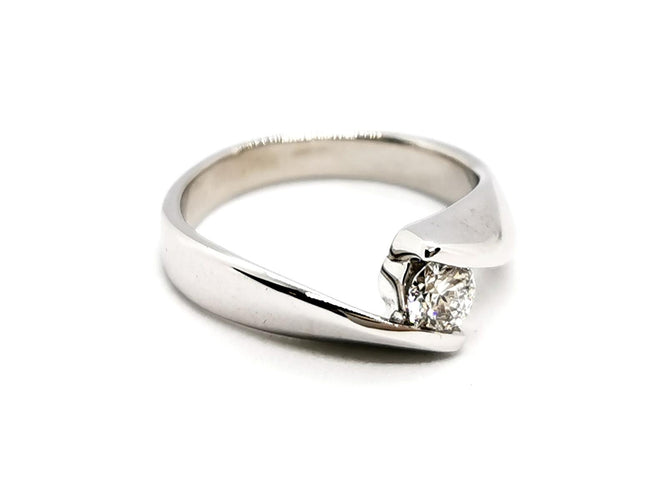 Bague 48 Bague solitaire en or blanc 18 carats et diamant 58 Facettes 4014236CN