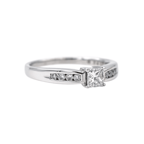 Bague 49 Bague en or blanc 18 carats pavée de diamants 58 Facettes 4033243CN