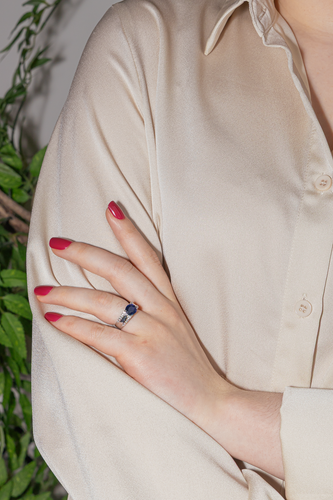 Bague 50 Bague en or blanc 18 carats saphir ovale et diamants 58 Facettes 4049091CN