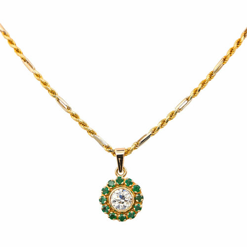Collier Collier pendentif en or jaune 18 carats, diamant et émeraudes 58 Facettes 4387217CN