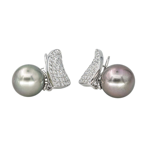 Boucles d'oreilles Boucles d’oreilles pendantes en or blanc avec diamants et perles de Tahiti 58 Facettes 4410629CN