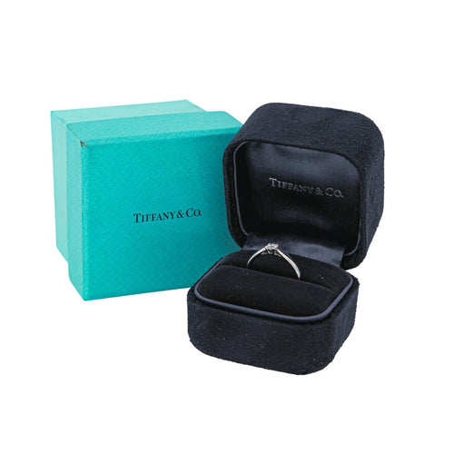 Bague 51 Tiffany & Co Harmony - Bague solitaire en platine et diamant 58 Facettes 4443916RV