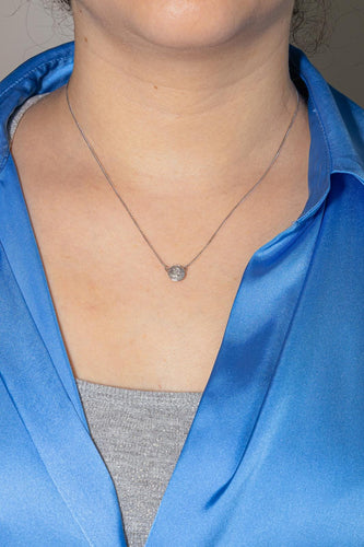 Collier Collier en or blanc 18 carats serti de diamants 58 Facettes 4599184CN