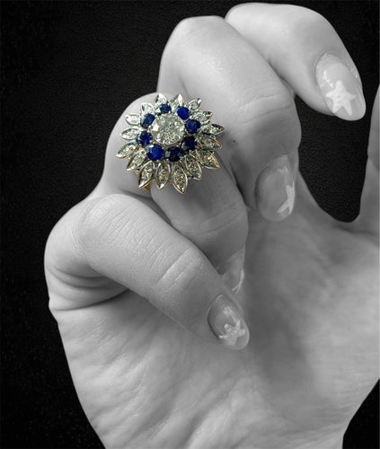 Bague Bague fleur étoilée années 1960 avec diamant, saphirs et diamants 58 Facettes