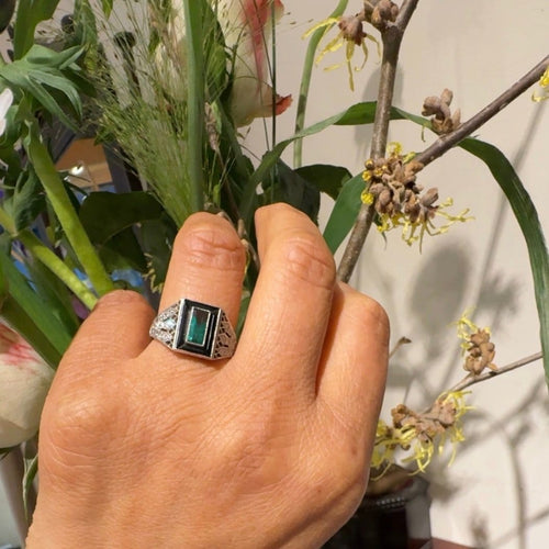 Bague 56 Bague en platine avec émeraude, onyx et diamants 58 Facettes 4E1AB52DC0A34BB8AF034567CE1842E0