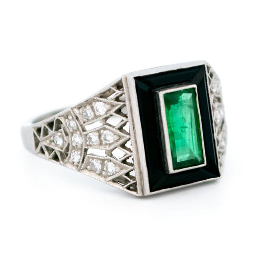 Bague 56 Bague en platine avec émeraude, onyx et diamants 58 Facettes 4E1AB52DC0A34BB8AF034567CE1842E0