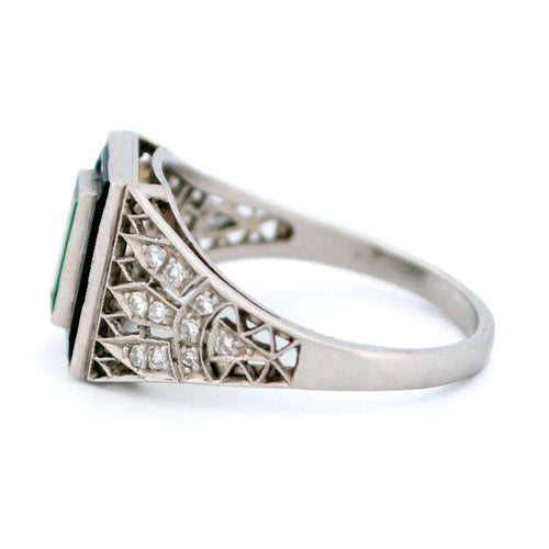 Bague 56 Bague en platine avec émeraude, onyx et diamants 58 Facettes 4E1AB52DC0A34BB8AF034567CE1842E0
