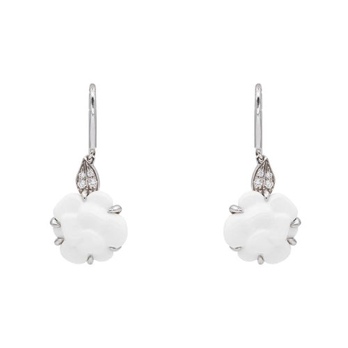 Boucles d'oreilles Chanel Camélia - Boucles d’oreilles dormeuses en or blanc, agates et diamants 58 Facettes 4944033RV