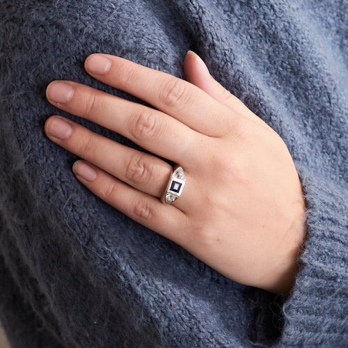 Bague 54 Bague vintage sertie d’un saphir en or blanc 18 carats et diamants 58 Facettes BO/230003/