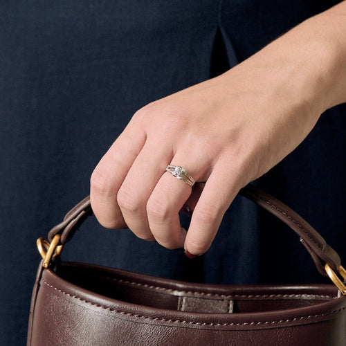 Bague 48 Bague motif floral en or blanc 18 carats et diamants 58 Facettes BO/250011/