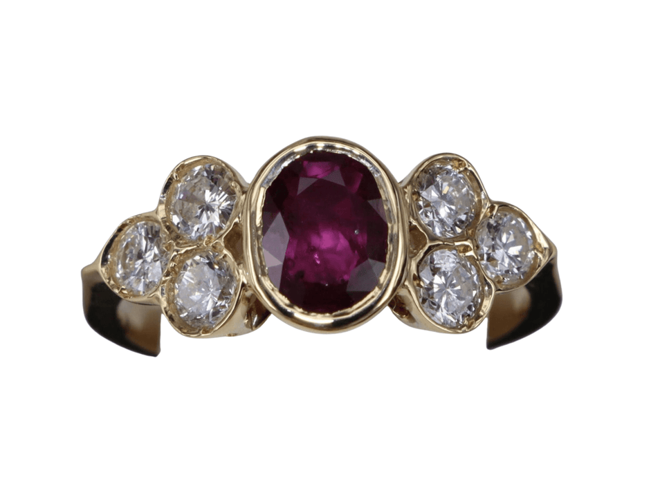 Bague 55 Oval Ruby and Diamond yellow gold ring 58 Facettes BA-4