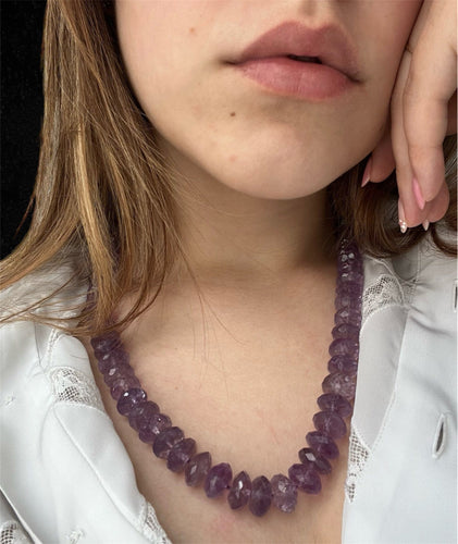 Collier Collier années 1970 - Ametystes facettées et fermoir en or 18 carats, 60 cm 58 Facettes