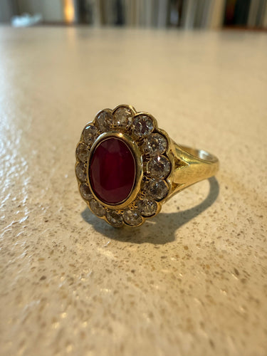 Bague 53 Bague vintage en or jaune 18K, rubis birman et diamants 58 Facettes