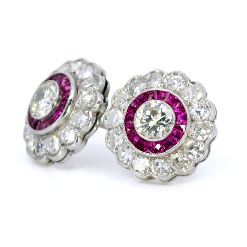 Boucles d'oreilles Boucles d’oreilles en platine avec diamants et rubis 58 Facettes D142CB1AA0A44E93A57F3964C740BA1D