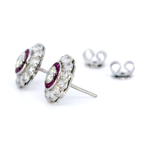 Boucles d'oreilles Boucles d’oreilles en platine avec diamants et rubis 58 Facettes D142CB1AA0A44E93A57F3964C740BA1D