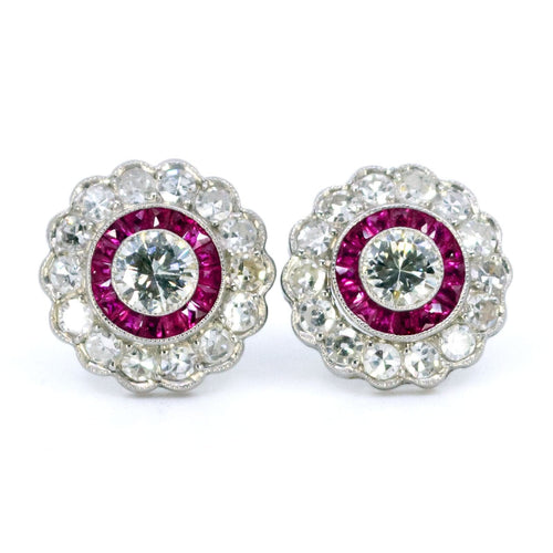 Boucles d'oreilles Boucles d’oreilles en platine avec diamants et rubis 58 Facettes D142CB1AA0A44E93A57F3964C740BA1D