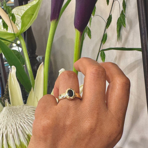 Bague 51 Bague solitaire saphir ovale en or jaune 14k 58 Facettes 859A76365F9345908216D51CB28BEAC5