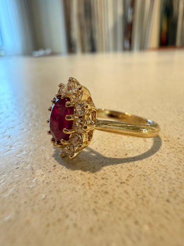 Bague 51.5 Bague en or jaune 18K avec rubis birman et diamants 58 Facettes