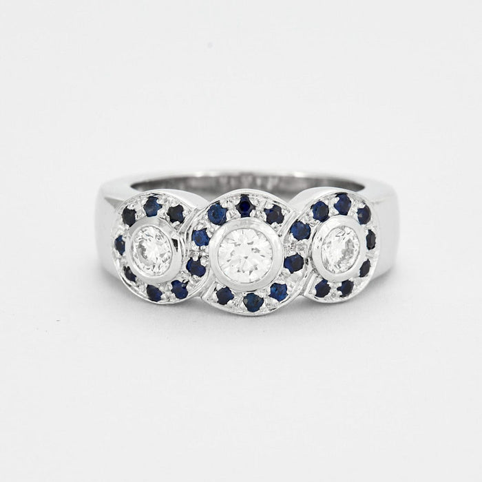 Bague 55 Bague trilogie en or gris saphirs et diamants 58 Facettes DV0534-14