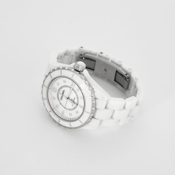 Montre CHANEL - J12 - Céramique et diamants 58 Facettes DV0509-4