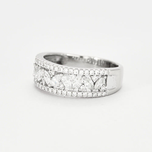 Bague 59 Bague bandeau en or gris et diamants. 58 Facettes DV2969-1