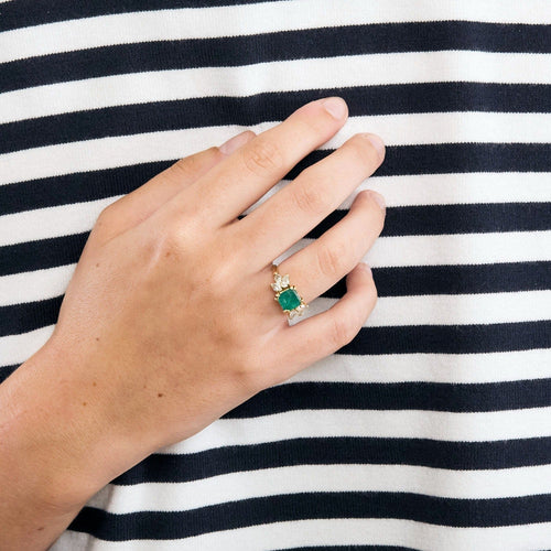 Bague en or jaune, émeraude et diamants