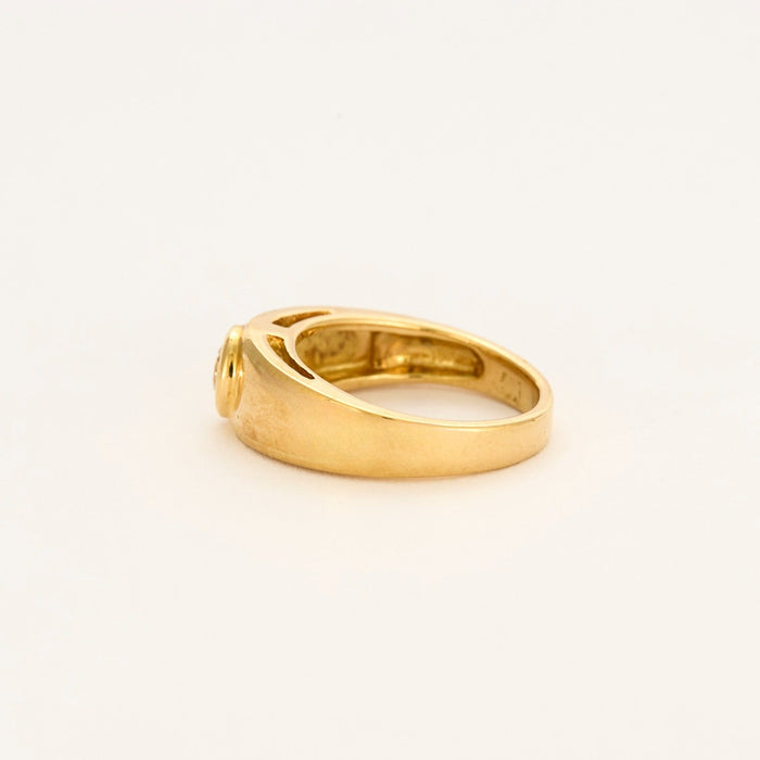 Bague jonc en or jaune et  diamant