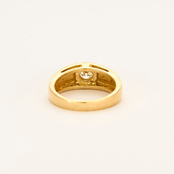 Bague jonc en or jaune et  diamant