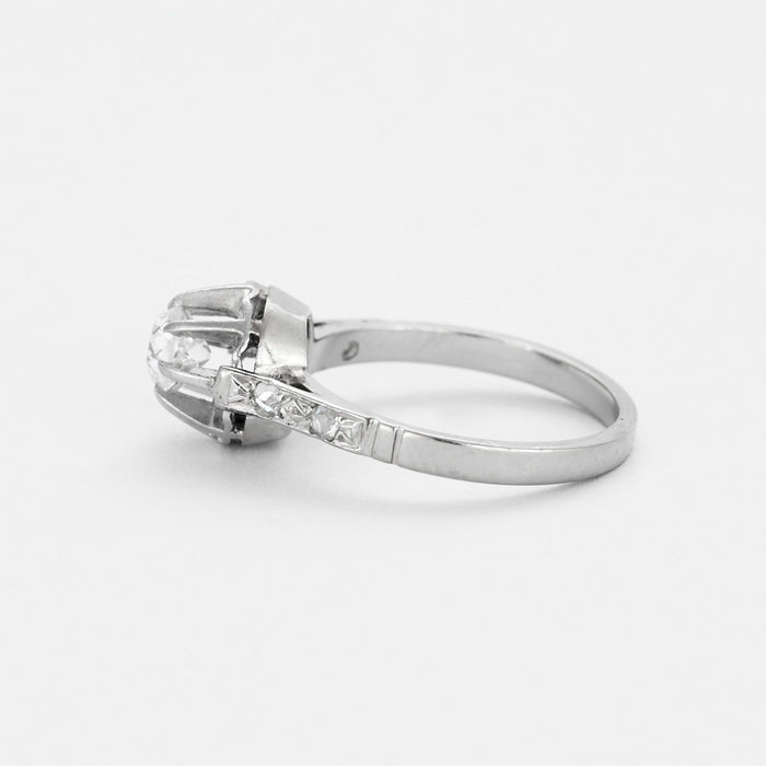 Bague solitaire platine, or gris et diamants