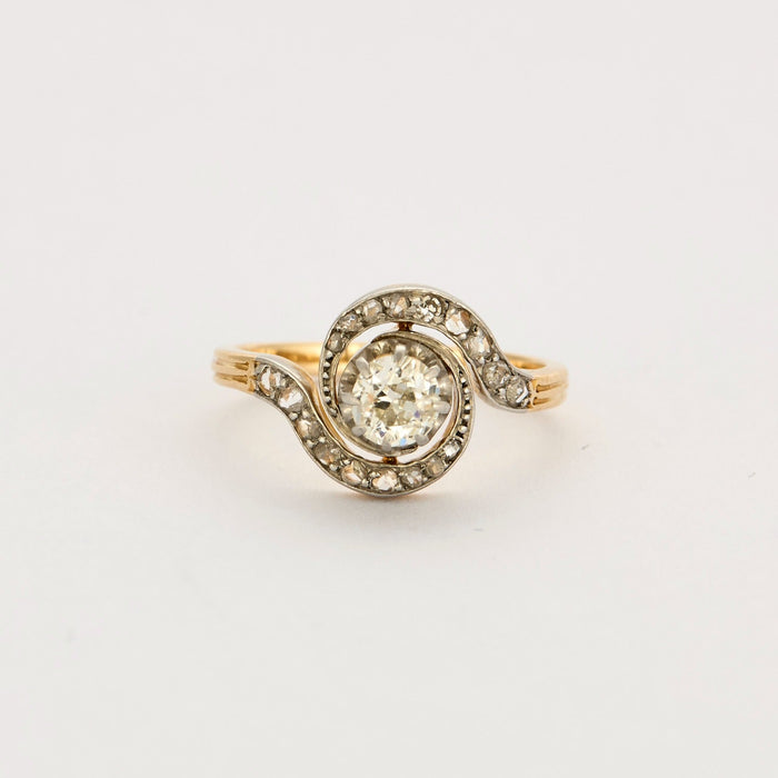 Bague tourbillon en or et diamants