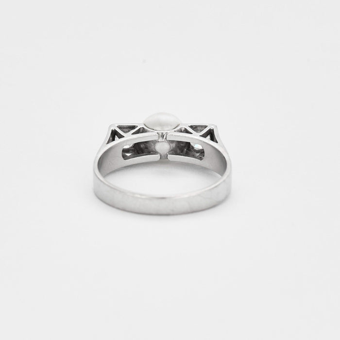 Bague en or gris, diamants et perle de culture