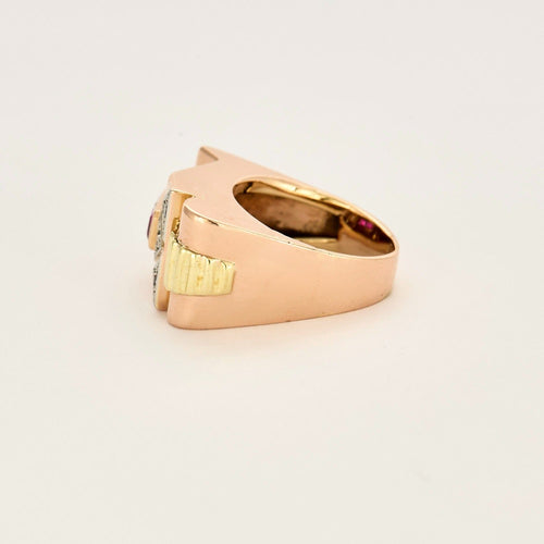 Bague Tank en or de trois couleurs, rubis de synthèse et diamants