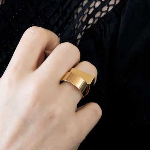 FLORENCE CROISIER - Continue Ovale - Bague rubans stylisés en or jaune