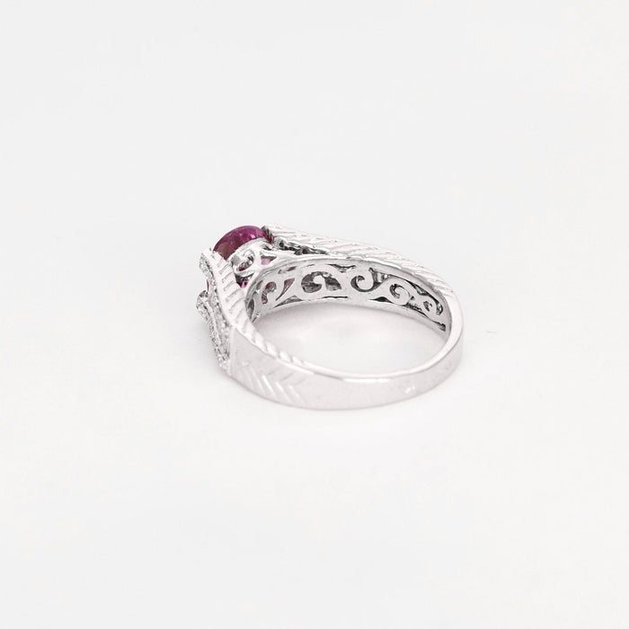 Bague or gris, saphir rose et diamant