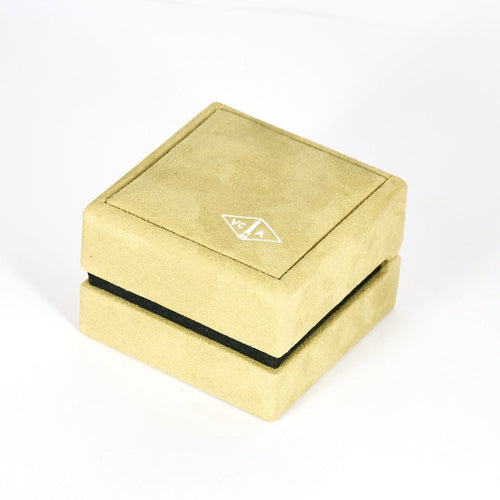 Collier VAN CLEEF & ARPELS - Vintage Alhambra -  Rare Holiday Pendant 2022 - Collier or blanc, diamant et porcelaine de Sèvres 58 Facettes DV0830-8