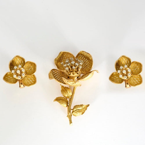 Boucles d'oreilles Parure florale - Broche et boucles d'oreilles or jaune, diamants 58 Facettes DV0843-1