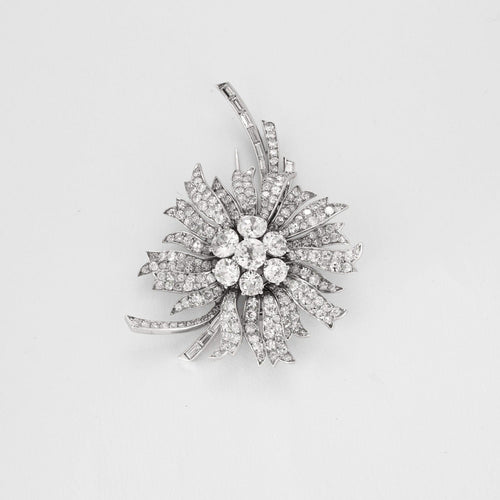 Broche Broche fleur, or blanc et diamants 58 Facettes DV0770-13